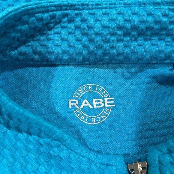 RABE HONEYCOMB EMBOSSED GILET JACKET. BLUE. - Picture 8 of 9